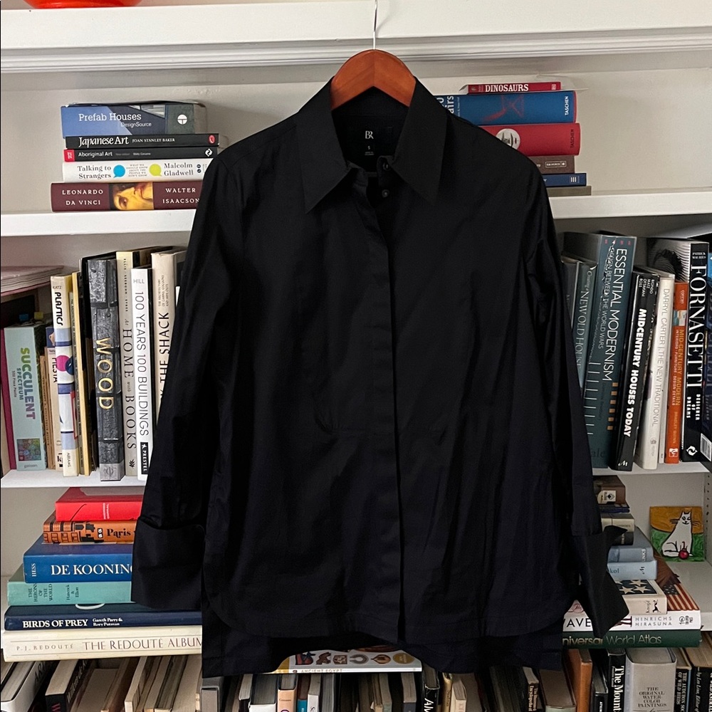 Banana Republic Women's Black Button-Down Shirt